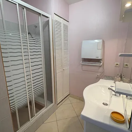 Avec Piscine A 6 Min Du Port Saint-cyprien *