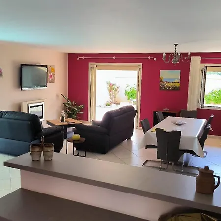 Villa Avec Piscine A 6 Min Du Port Saint-cyprien