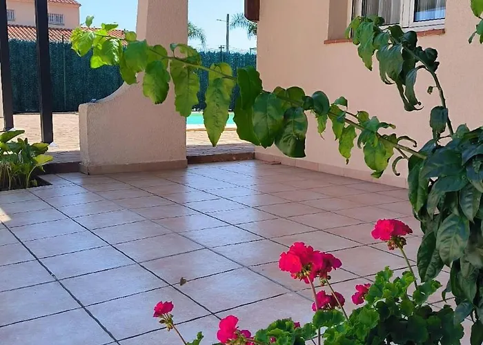 Βίλα Avec Piscine A 6 Min Du Port Saint-cyprien