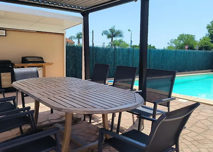 Avec Piscine A 6 Min Du Port Saint-cyprien Βίλα *